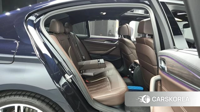 BMW 5 Series (G30) 2020 Черный из Кореи, фото 2