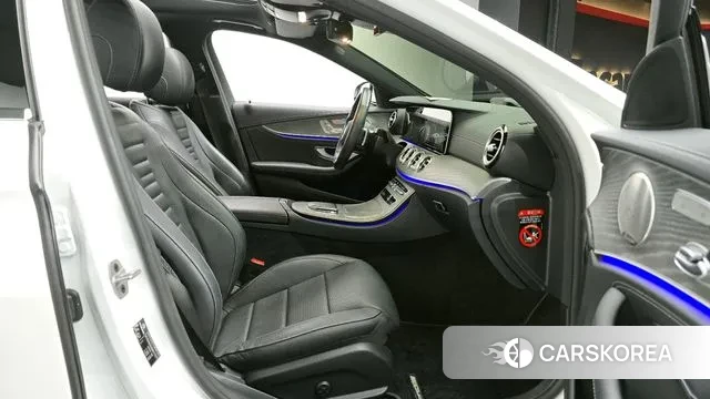 Mercedes-Benz E-Class W213 2022 Белый из Кореи, фото 2