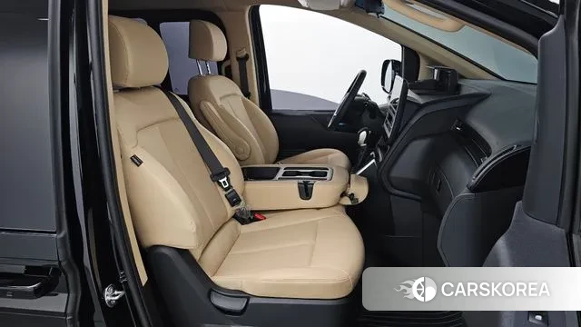 Hyundai Staria 2023 Черный из Кореи, фото 2