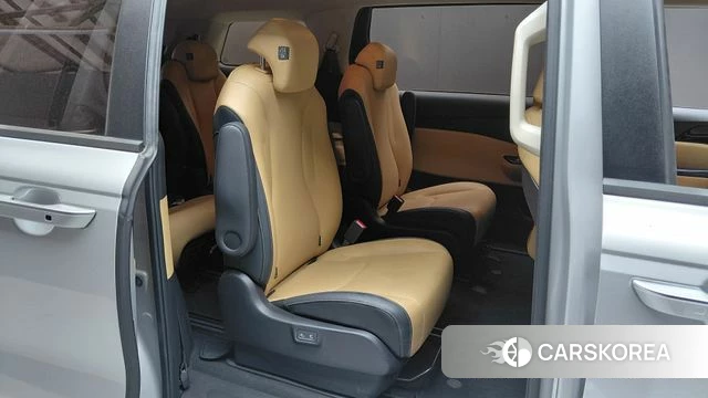 Kia Carnival 4th generation 2021 Серебряный из Кореи, фото 2