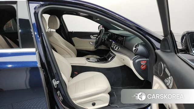 Mercedes-Benz E-Class W213 2022 Синий из Кореи, фото 2