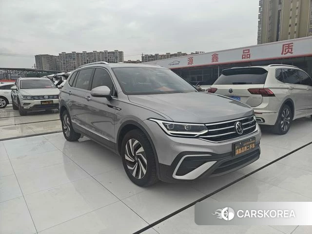 Volkswagen Tiguan L 2022 Серебристо-серый из Китая, фото 2