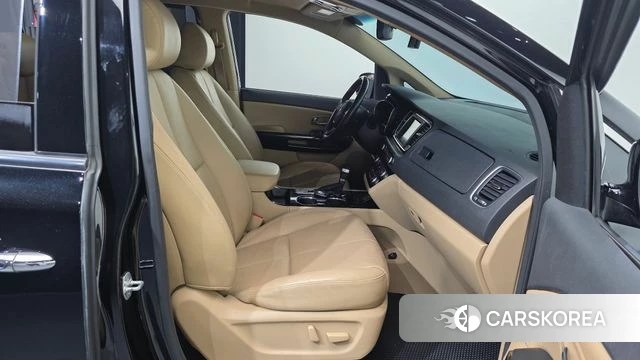 Kia The New Carnival 2018 Черный из Кореи, фото 2