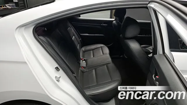 Hyundai Avante AD id 2433649 из Кореи 2