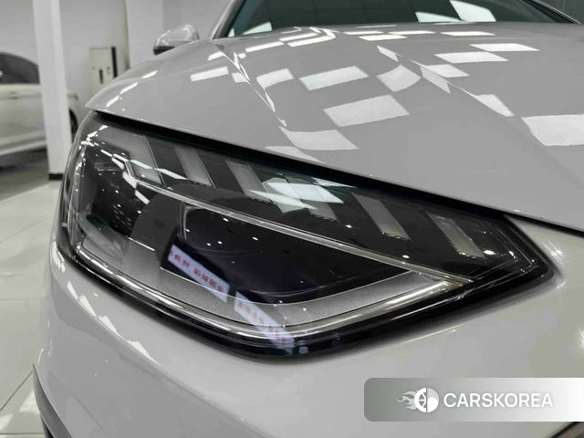 Audi A4L 2024 Белый из Китая, фото 2