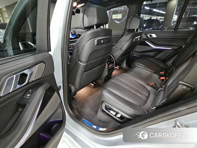 BMW X5 (G05) 2025 Светло-серебряный цвет из Кореи, фото 2