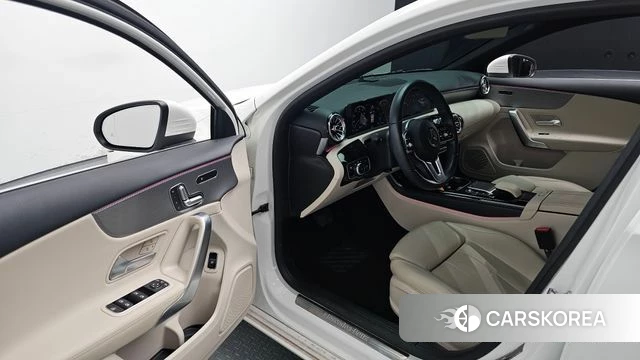 Mercedes-Benz A-Class W177 2021 Белый из Кореи, фото 2