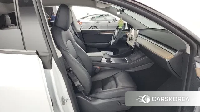 Tesla Model Y 2024 Белый из Кореи, фото 2