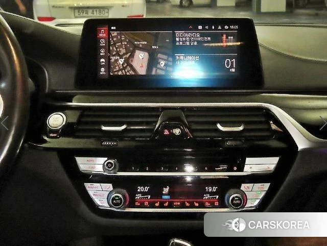 BMW 5 Series (G30) 2020 Белый из Кореи, фото 2