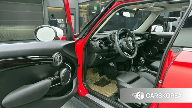 Mini Cooper 2020 Красный из Кореи, фото 2