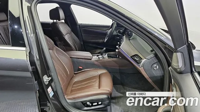 BMW 5 Series (G30) 2020 Серый из Кореи, фото 2