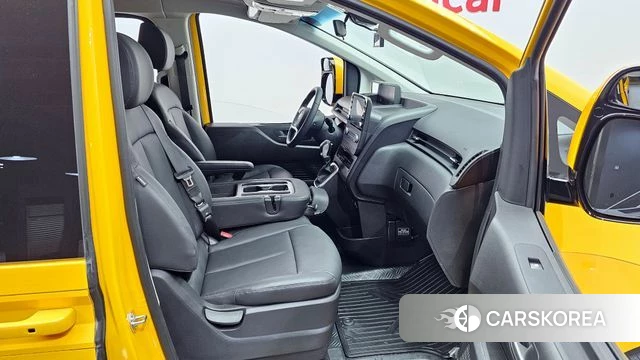 Hyundai Staria 2024 Желтый из Кореи, фото 2