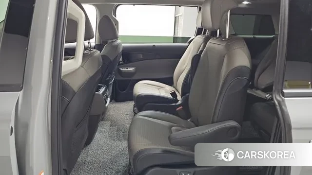 Kia The New Carnival 4th Generation 2024 Серебристо-серый из Кореи, фото 2