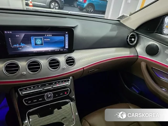 Mercedes-Benz E-Class W213 2018 Черный из Кореи, фото 2