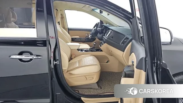 Kia The New Carnival 2019 Черный из Кореи, фото 2