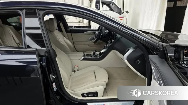 BMW 8 Series (G15) 2022 Черный из Кореи, фото 2