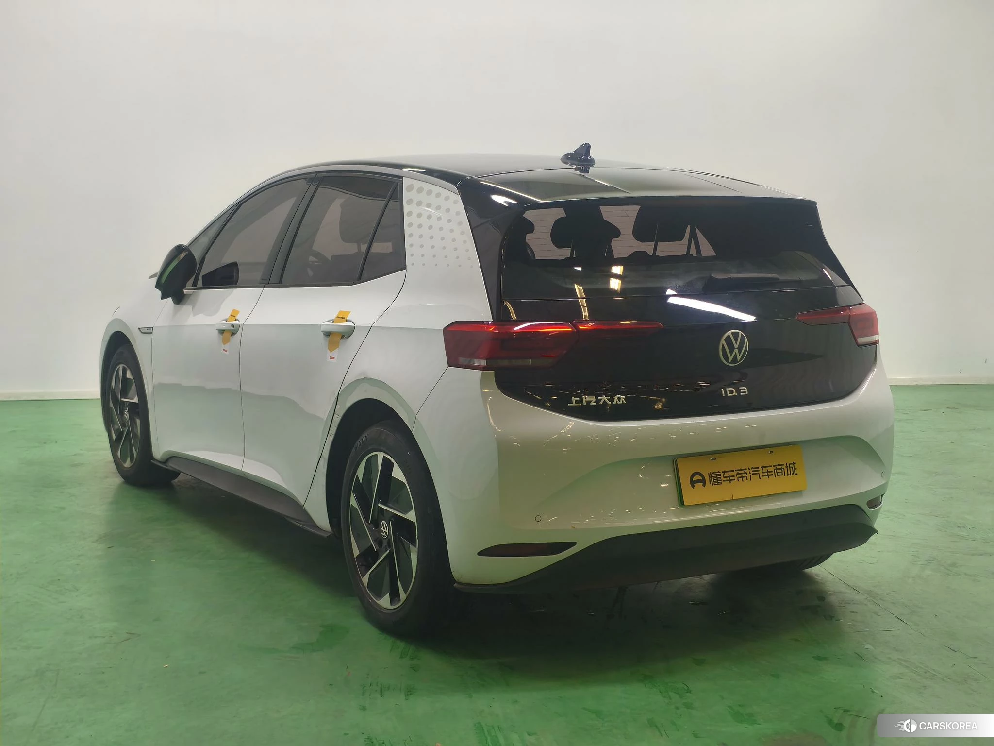 Volkswagen ID.3 2023 Белый из Китая, фото 2
