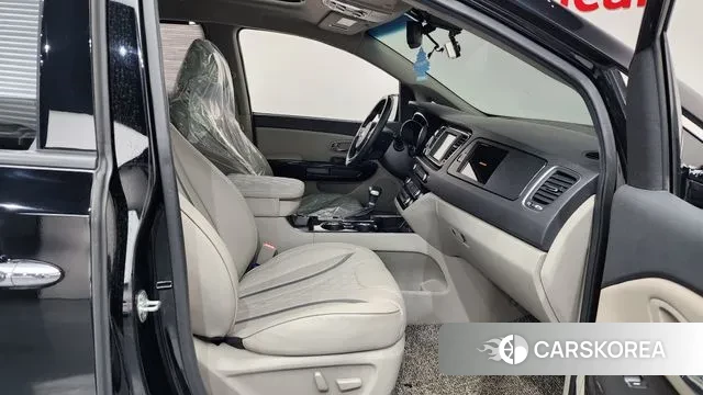 Kia The New Carnival 2019 Черный из Кореи, фото 2