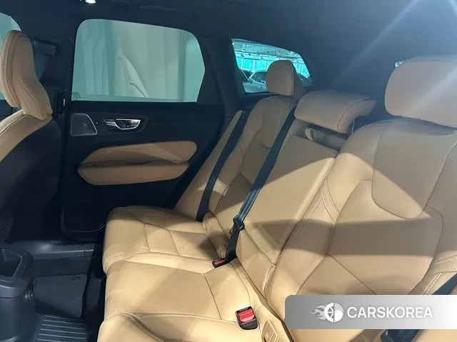 Volvo XC60 second Generation 2025 Белый из Кореи, фото 2