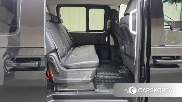Hyundai Staria 2023 Черный из Кореи, фото 2
