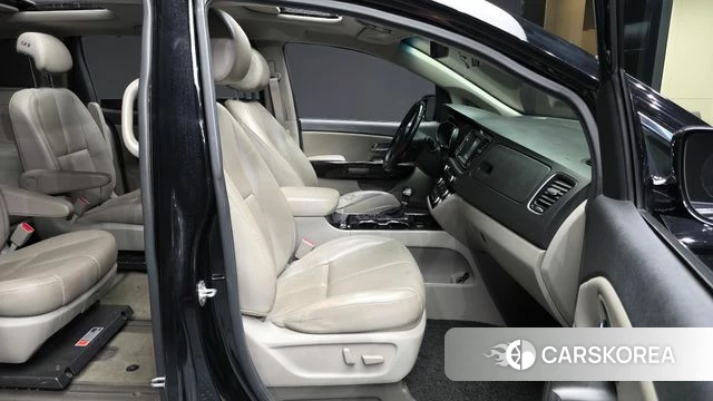 Kia The New Carnival 2018 Черный из Кореи, фото 2