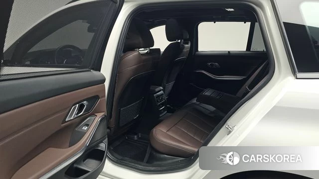 BMW 3 Series (G20) 2022 Белый из Кореи, фото 2