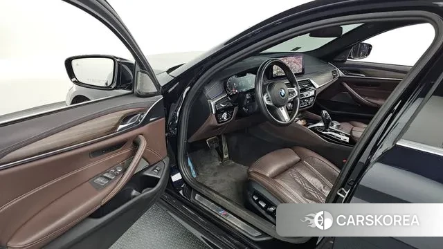 BMW 5 Series (G30) 2020 Черный из Кореи, фото 2