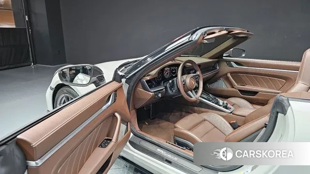 Porsche 911(992) 2022 Серебристо-серый из Кореи, фото 2