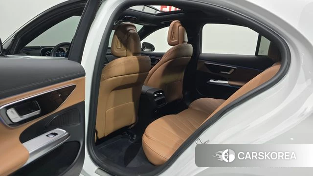 Mercedes-Benz E-Class W214 2024 Белый из Кореи, фото 2