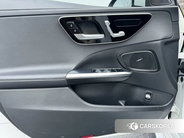 Mercedes-Benz Class C 2022 Белый из Китая, фото 2