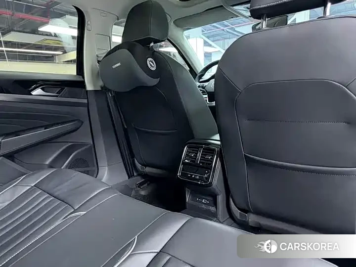 Volkswagen Passat 2024 Черный из Китая, фото 2