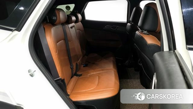 Kia Sportage 5th Generation Hybrid 2021 Белый из Кореи, фото 2