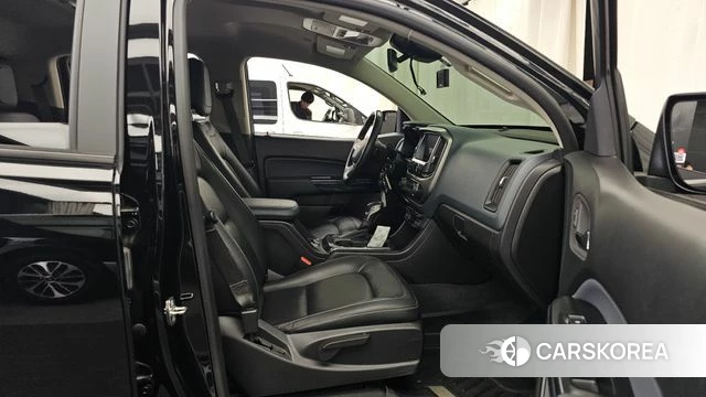 Chevrolet (GM Daewoo) Real New Colorado 2022 Черный из Кореи, фото 2