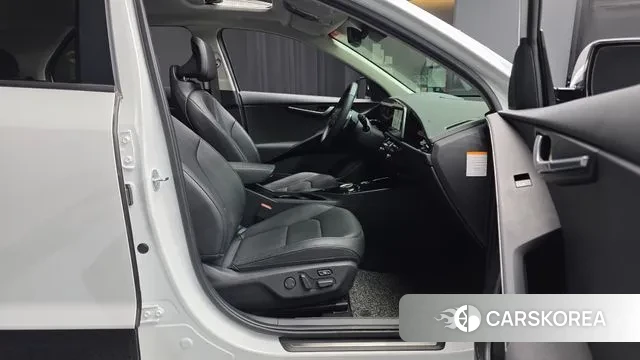 Kia Di Ol Nu Niro 2023 Белый из Кореи, фото 2