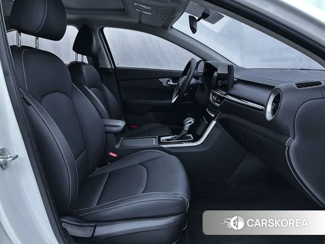 Kia K3 2021 Белый из Китая, фото 2