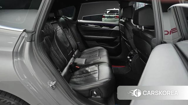 BMW 6 Series GT (G32) 2021 Серебристо-серый из Кореи, фото 2