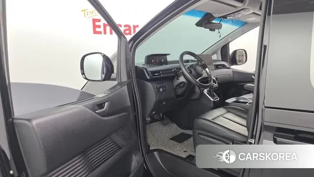 Hyundai Staria 2023 Черный из Кореи, фото 2