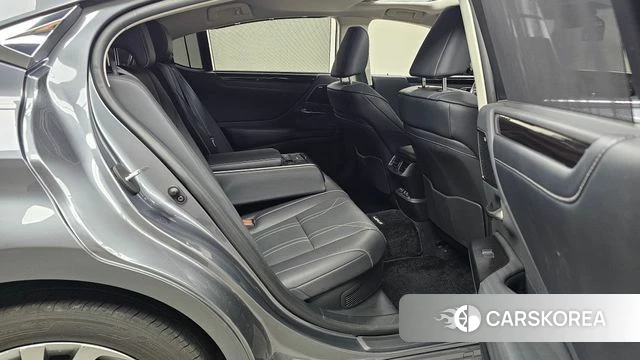 Lexus ES300h 7th generation 2021 Серый из Кореи, фото 2