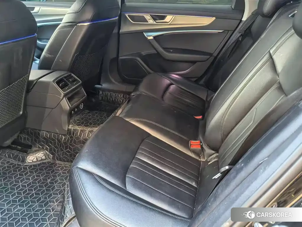 Audi A6L 2023 Черный из Китая, фото 2