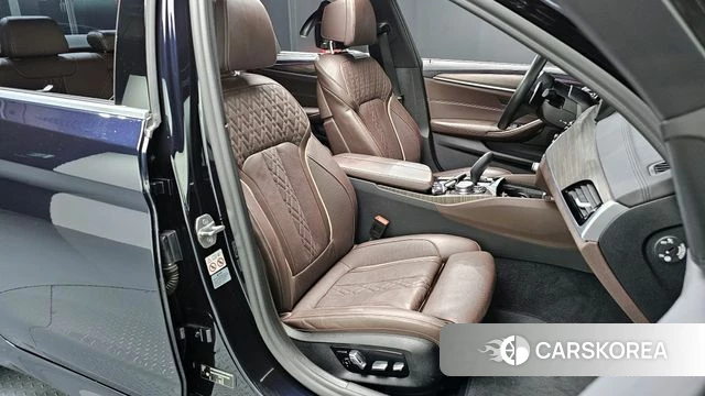 BMW 5 Series (G30) 2019 Синий из Кореи, фото 2