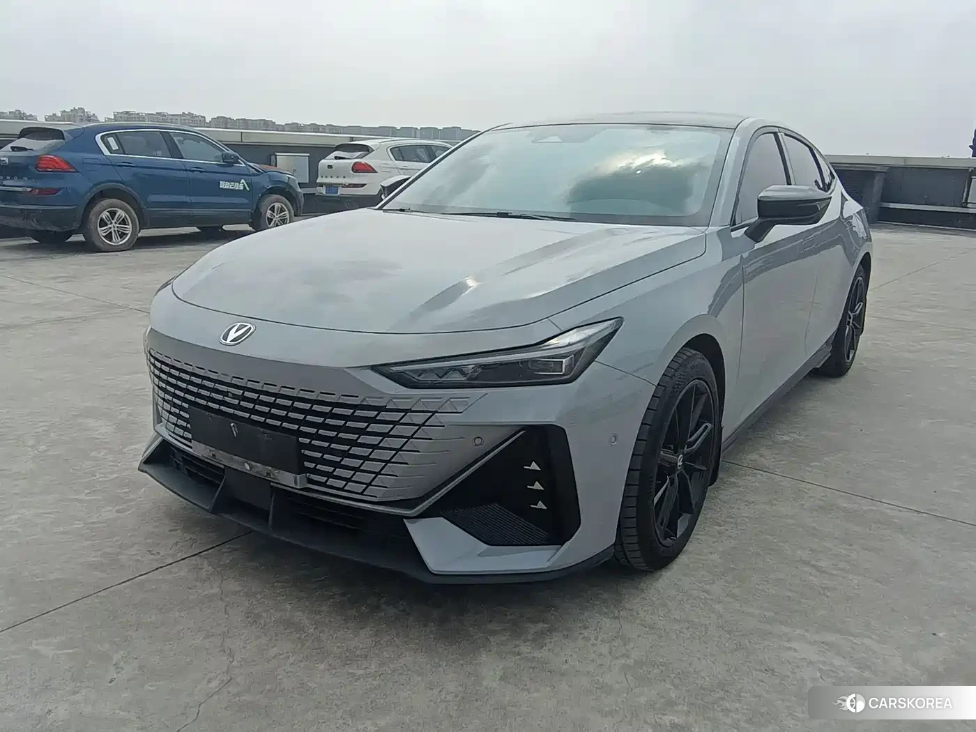 Chang'an UNI-V 2022 Silver/gray из Китая, фото 2