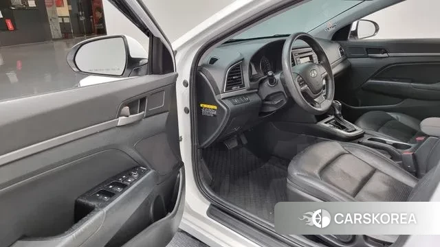 Hyundai Avante AD 2018 Белый из Кореи, фото 2