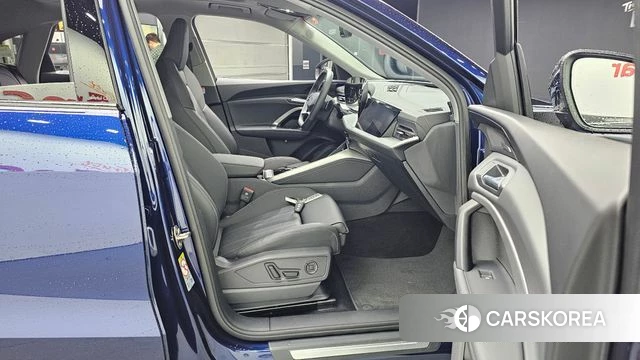Audi Q5 (80A) 2025 Синий из Кореи, фото 2