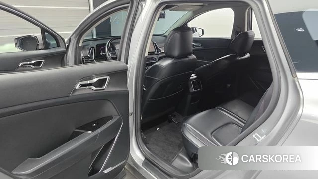 Kia Sportage 5th Generation 2022 Серебристо-серый из Кореи, фото 2