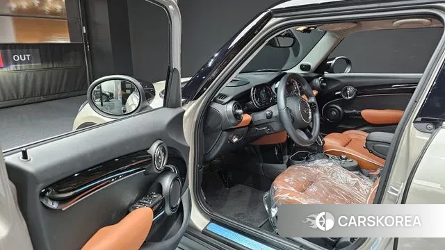 Mini Cooper S 2023 Серебристо-серый из Кореи, фото 2
