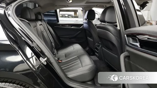 BMW 5 Series (G30) 2019 Черный из Кореи, фото 2