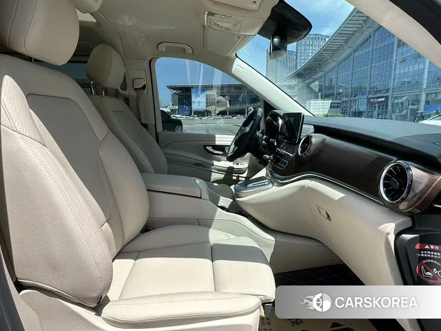 Mercedes-Benz V-class 2024 Черный из Китая, фото 2