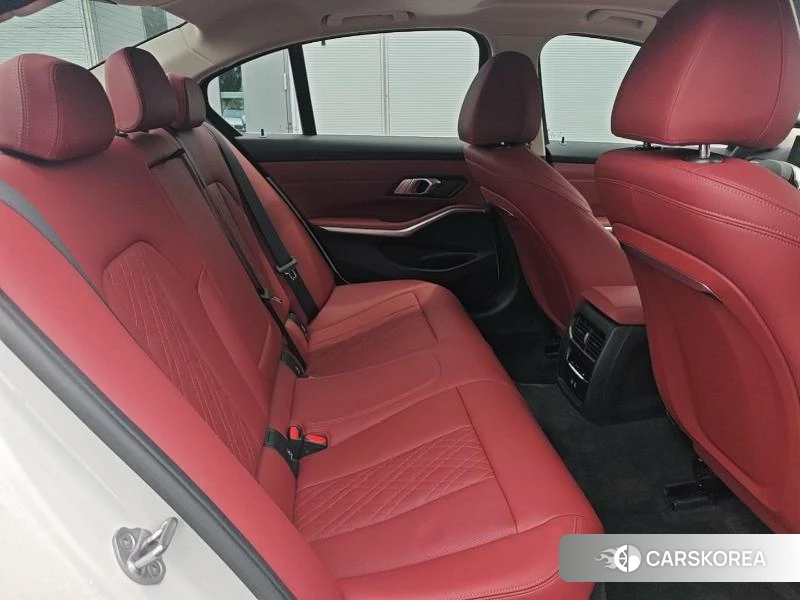 BMW 3 series 2024 Белый из Китая, фото 2