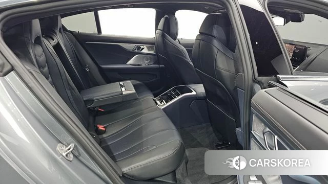 BMW 8 Series (G15) 2022 Серебристо-серый из Кореи, фото 2