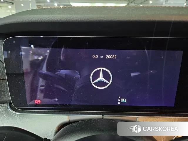 Mercedes-Benz E-Class W213 2022 Белый из Кореи, фото 2